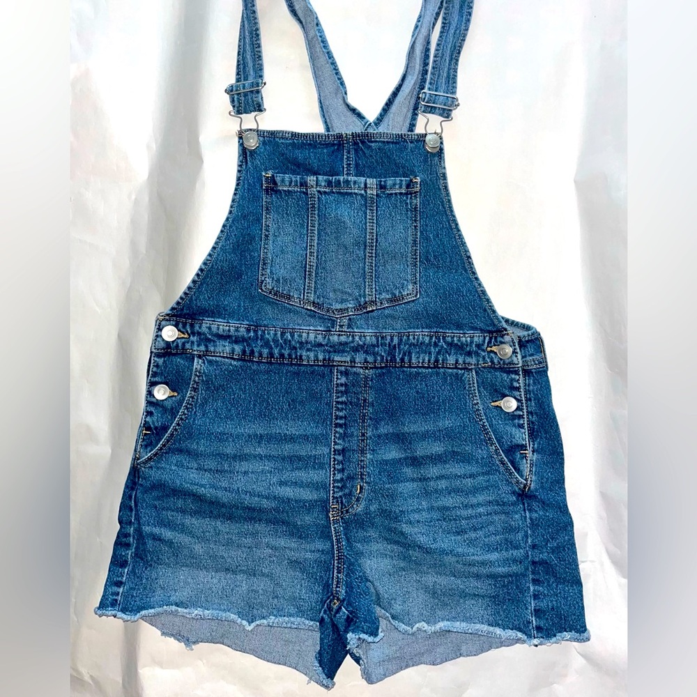 No Boundaries Junior's Denim Distressed Shorts Overalls Utility Medium 7-9